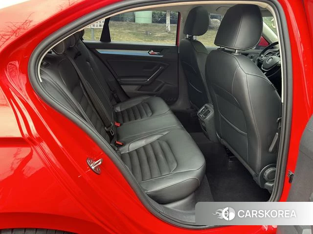 Volkswagen Lingdu 2022 Красный из Китая, фото 2