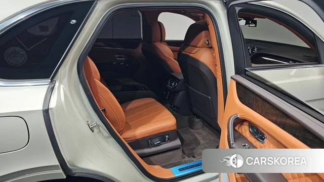Bentley Bentayga 2018 Жемчужный цвет из Кореи, фото 2