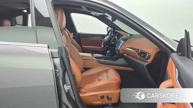 Maserati Levante 2018 Серый из Кореи, фото 2