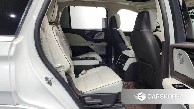 Lincoln Aviator 2nd generation 2021 Белый из Кореи, фото 2