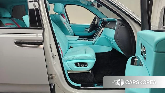 Rolls-Royce Cullinan 2019 Серебристо-серый из Кореи, фото 2