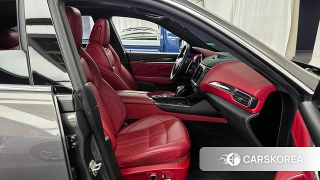Maserati Levante 2021 Серый из Кореи, фото 2