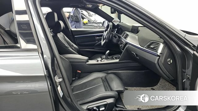 BMW 3 Series (F30) 2018 Серый из Кореи, фото 2