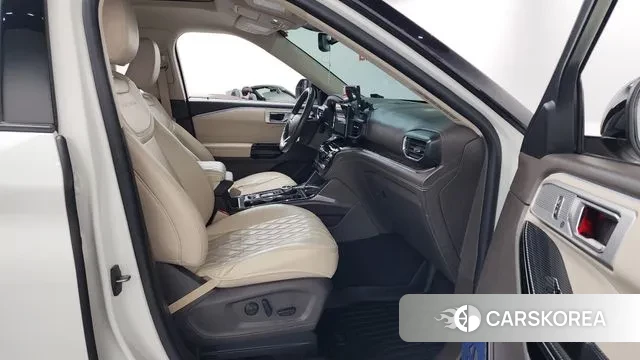 Ford Explorer 6th Generation 2022 Белый из Кореи, фото 2