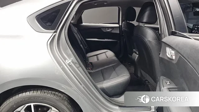 Kia The New K3 2nd generation 2024 Серый из Кореи, фото 2