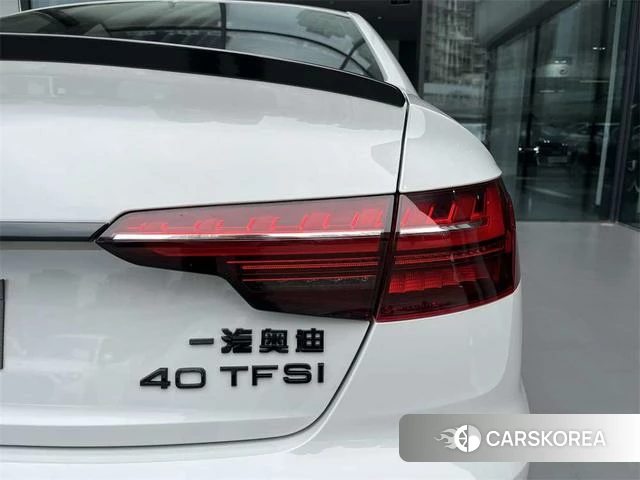 Audi A4L 2023 Белый из Китая, фото 2