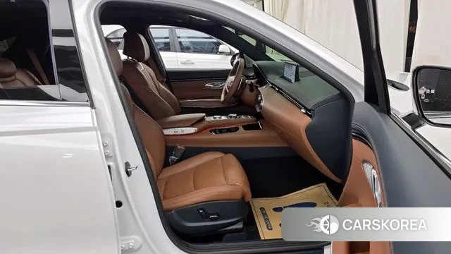 Genesis GV70 2023 Белый из Кореи, фото 2