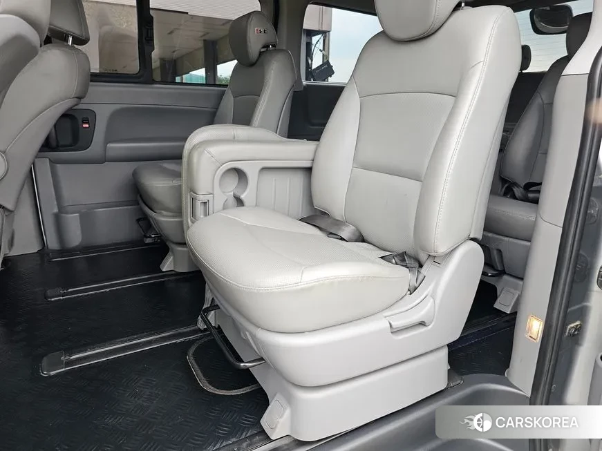 Hyundai The New Grand Starex 2019 Белый из Кореи, фото 2