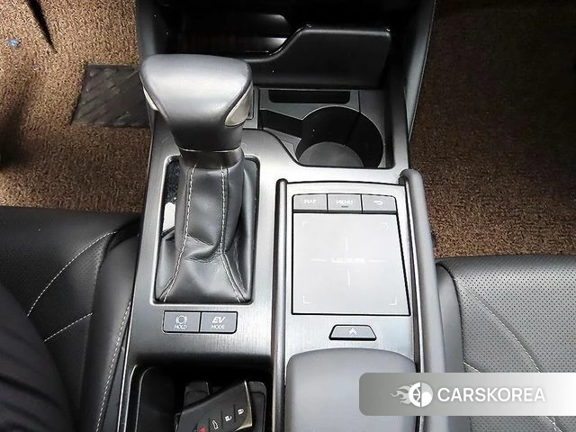 Lexus ES300h 7th generation 2020 Белый из Кореи, фото 2