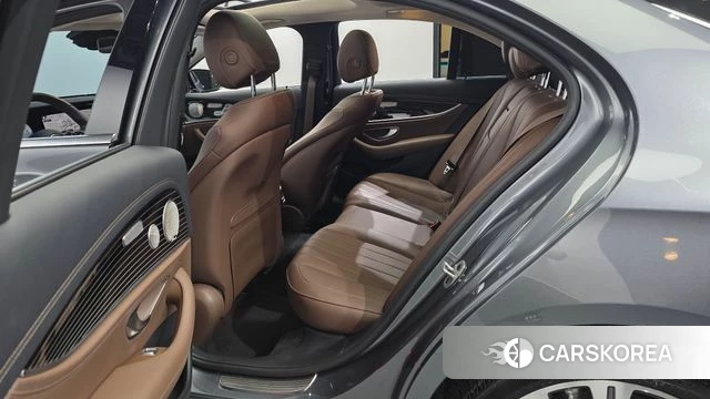 Mercedes-Benz E-Class W213 2021 Серый из Кореи, фото 2
