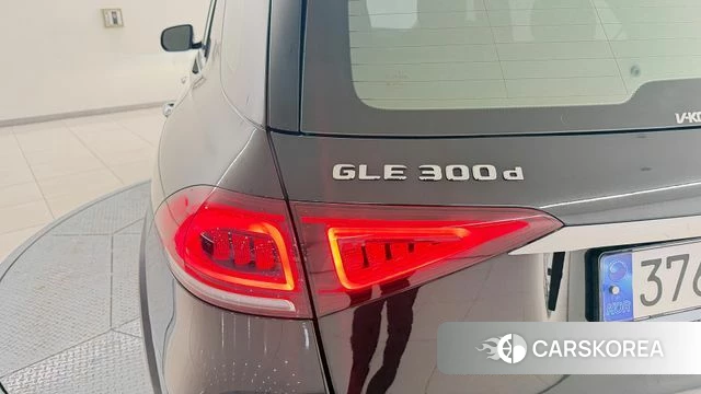 Mercedes-Benz GLE-Class W167 2023 Черный из Кореи, фото 2