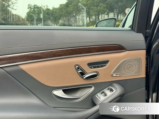Mercedes-Benz S-class 2021 Черный из Китая, фото 2