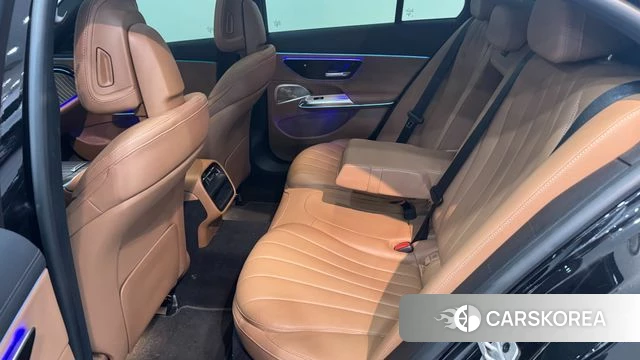 Mercedes-Benz E-Class W214 2024 Черный из Кореи, фото 2