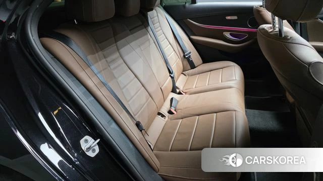 Mercedes-Benz E-Class W213 2023 Черный из Кореи, фото 2