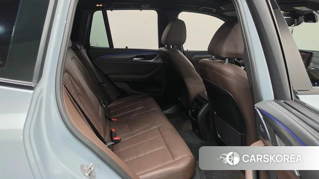 BMW X3 (G01) 2024 Светло-серебряный цвет из Кореи, фото 2