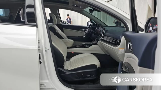 Kia Sportage 5th Generation Hybrid 2022 Белый из Кореи, фото 2