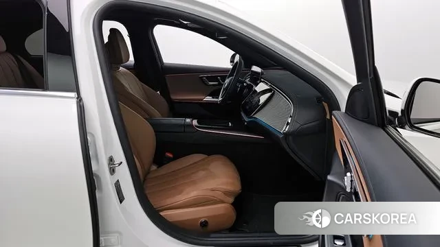 Mercedes-Benz E-Class W214 2025 Белый из Кореи, фото 2