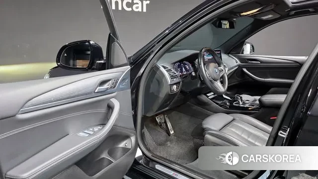 BMW X3 (G01) 2023 Черный из Кореи, фото 2