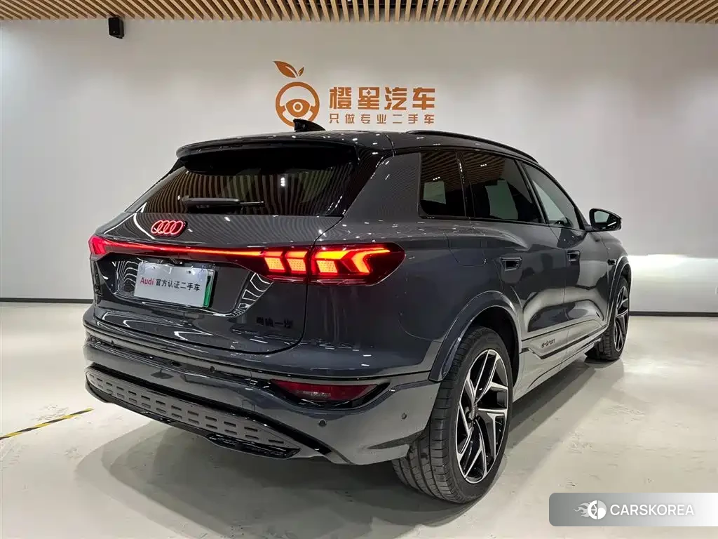 Audi Q6L e-tron 2025 Silver/gray из Китая, фото 2