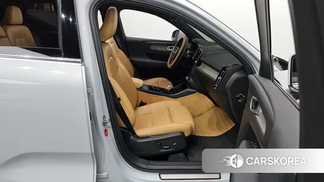 Volvo XC40 2020 Белый из Кореи, фото 2