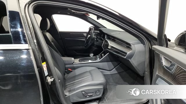 Audi A6 (C8) 2021 Черный из Кореи, фото 2