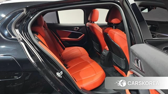 BMW 1 Series (F40) 2021 Черный из Кореи, фото 2