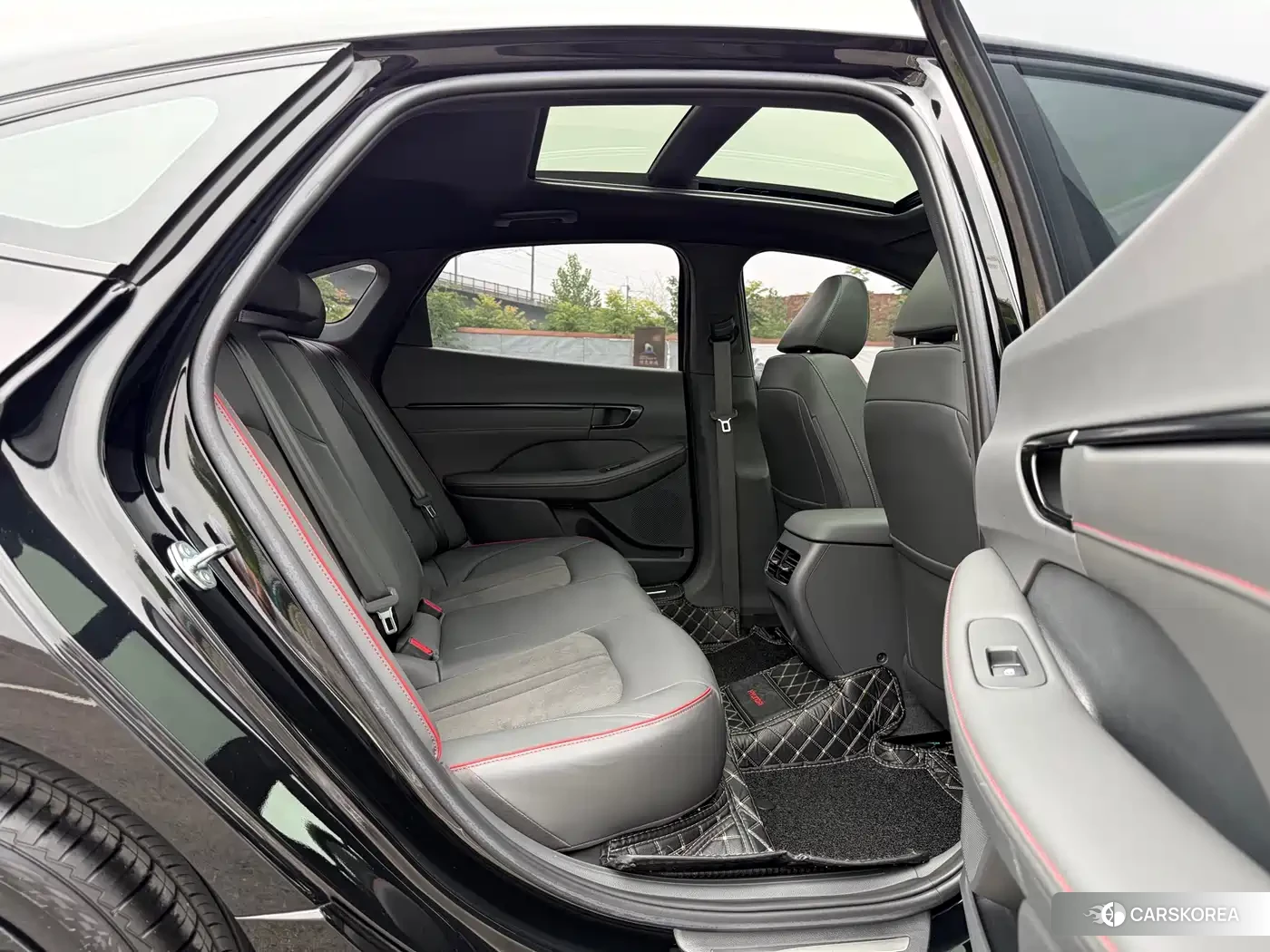 Hyundai Sonata 2024 Черный из Китая, фото 2