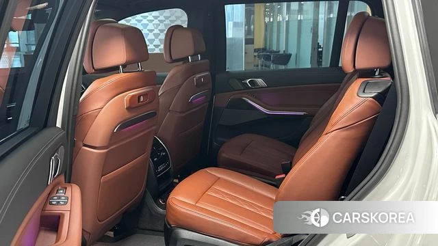BMW X7 (G07) 2025 Белый из Кореи, фото 2