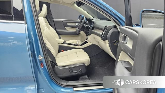 Volvo XC40 2024 Синий из Кореи, фото 2