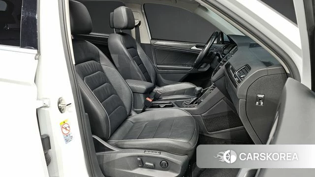 Volkswagen Tiguan second Generation 2020 Белый из Кореи, фото 2