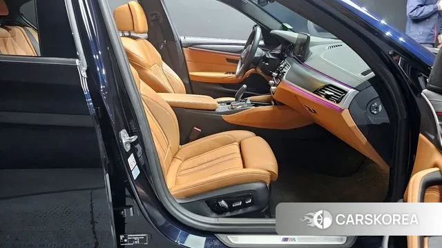 BMW 5 Series (G30) 2022 Черный из Кореи, фото 2