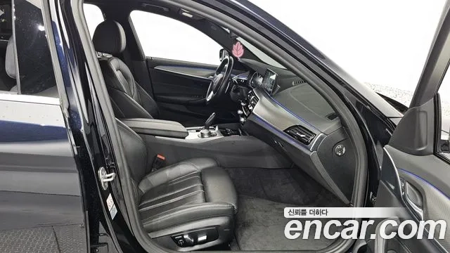 BMW 5 Series (G30) 2018 Черный из Кореи, фото 2