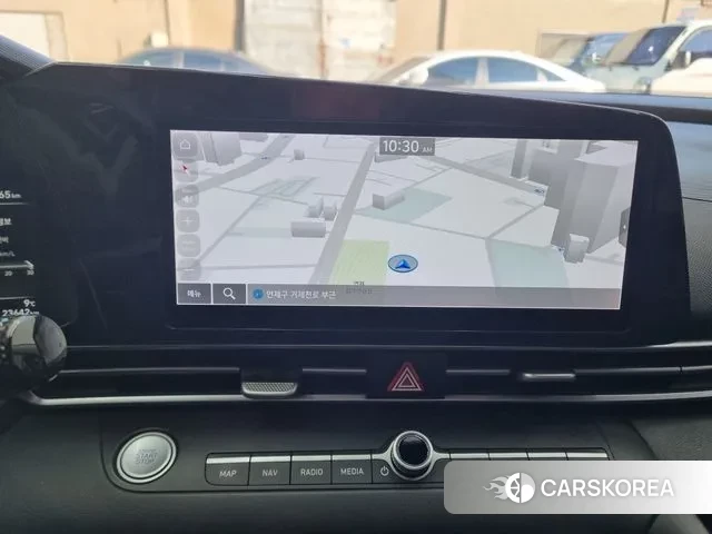 Hyundai Avante (CN7) 2021 Серебристо-серый из Кореи, фото 2