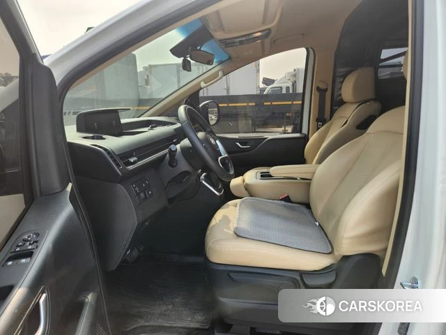 Hyundai Staria 2025 Белый из Кореи, фото 2