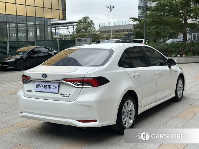 Toyota Corolla 2024 Белый из Китая, фото 2