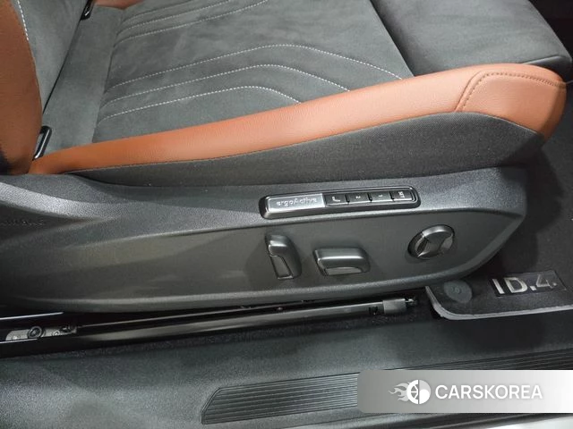 Volkswagen ID.4 2023 Белый из Кореи, фото 2