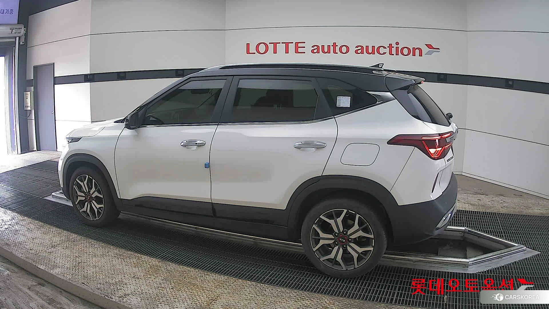 Kia Seltos 2022 Белый из Кореи, фото 2