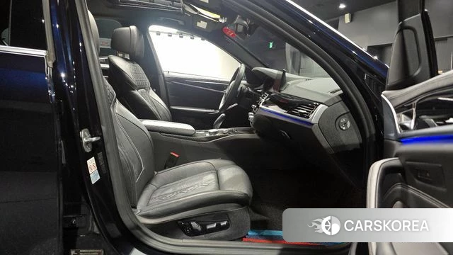 BMW 5 Series (G30) 2019 Синий из Кореи, фото 2