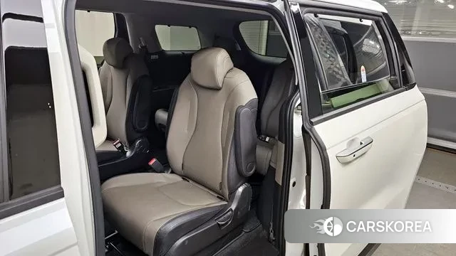 Kia The New Carnival 4th Generation 2023 Белый из Кореи, фото 2