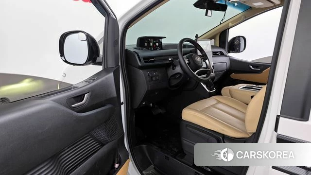 Hyundai Staria 2025 Белый из Кореи, фото 2