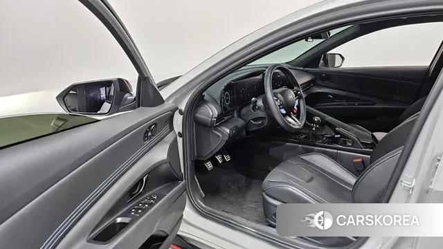 Hyundai The New Avante (CN7) 2024 Серебристо-серый из Кореи, фото 2