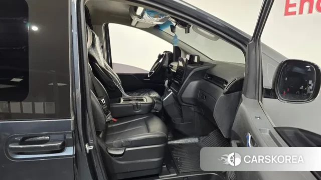 Hyundai Staria 2022 Черный из Кореи, фото 2