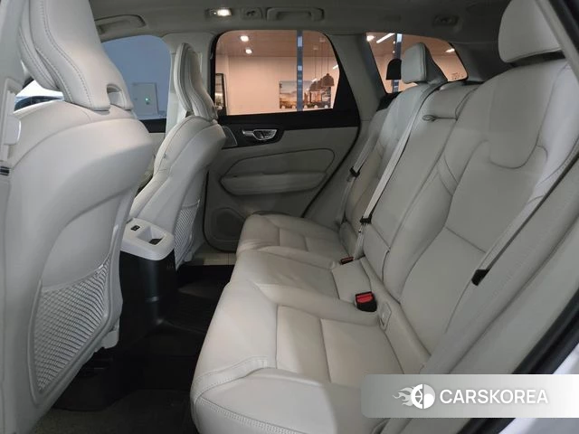 Volvo XC60 second Generation 2025 Белый из Кореи, фото 2