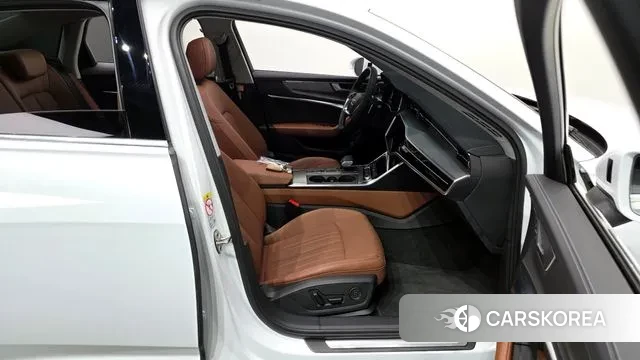 Audi A6 (C8) 2025 Белый из Кореи, фото 2