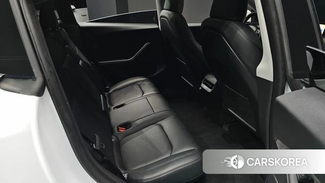 Tesla Model Y 2024 Белый из Кореи, фото 2