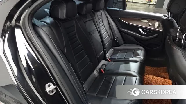 Mercedes-Benz E-Class W213 2023 Черный из Кореи, фото 2