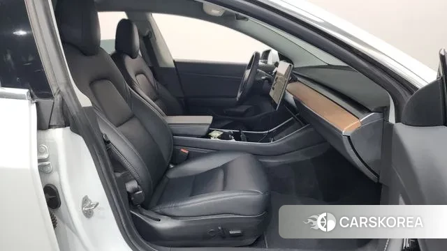 Tesla Model 3 2020 Белый из Кореи, фото 2