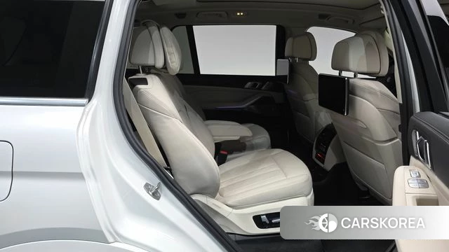 BMW X7 (G07) 2022 Белый из Кореи, фото 2