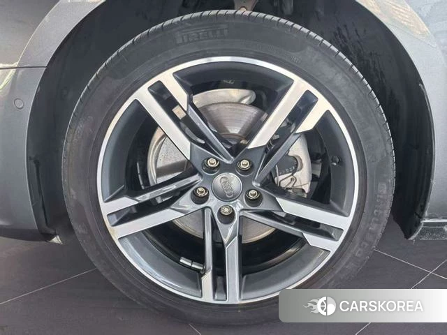 Audi A4L 2021 Темно-серый из Китая, фото 2