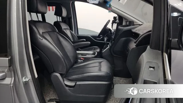 Hyundai Staria 2021 Серебряный из Кореи, фото 2